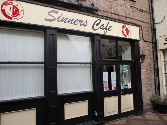 sinners cafe closed